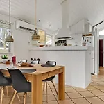 Stunning In With Kitchen Dom wakacyjny Ebeltoft