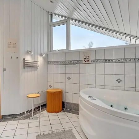 Stunning In With Kitchen Dom wakacyjny Ebeltoft